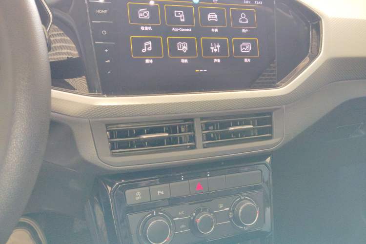 Used Volkswagen Tacqua 2021 200TSI DSG JoyConnect Edition
