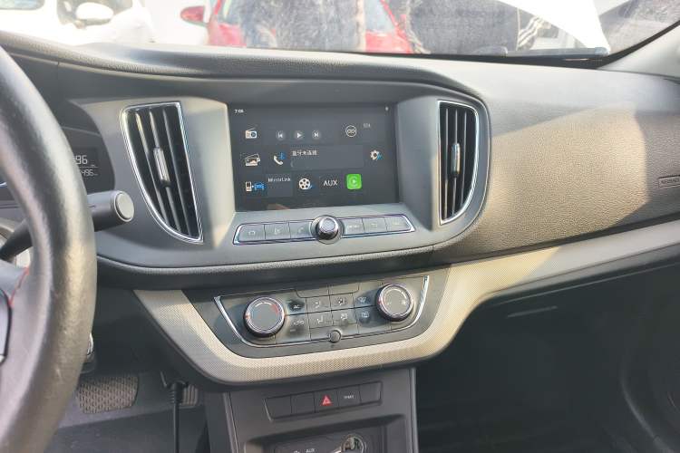 Used Roewe 360 2016 1.5L Automatic Smart Screen Version
