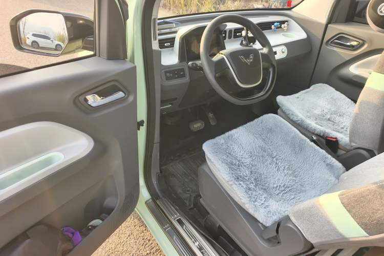 Used Wuling Hongguang MINIEV 2021 Macaron Premium Model – Lithium Iron Phosphate
