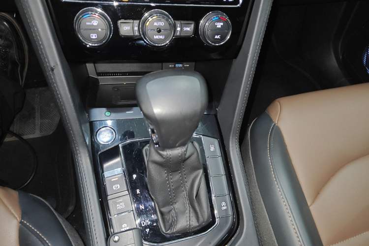 Used Volkswagen Tharu 2020 280TSI Two-Wheel Drive Luxury Plus Version China VI Standard