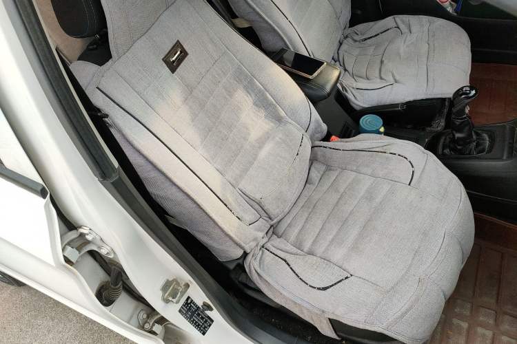 Used Baojun 310 2016 1.2L manual Comfort trim level