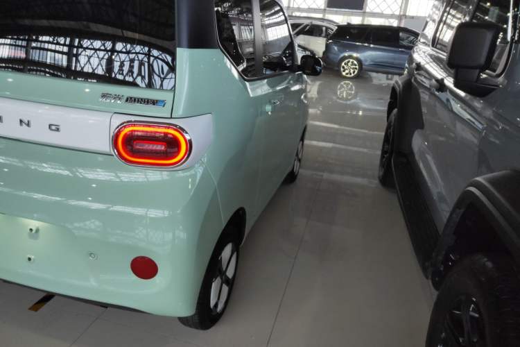 Used Wuling Hongguang MINIEV 2024 3rd Generation 215km Advanced Version
