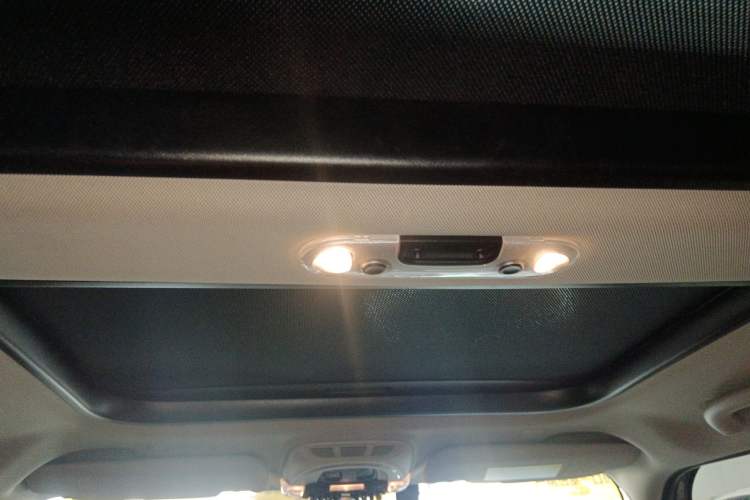 Used MINI MINI 2022 Updated 1.5T COOPER Artist Five-Door Edition
