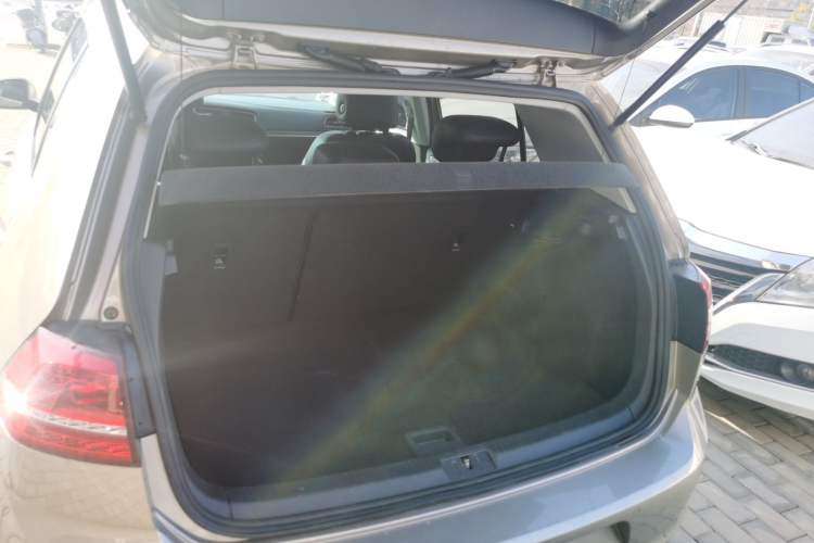 Used Volkswagen Golf 2016 230TSI Automatic Comfort Version
