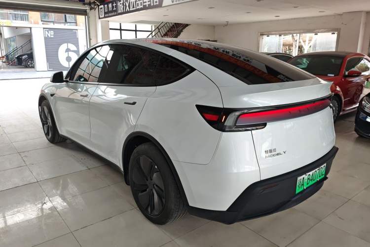 Used Tesla Model Y 2025 Rear-Wheel-Drive Version
