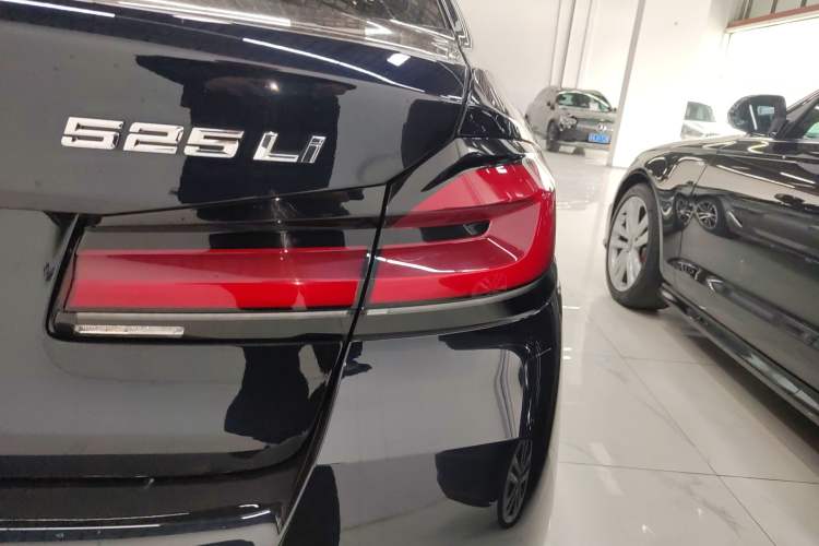 Used BMW 5 Series 2022 Restyled 525Li M Sport Package
