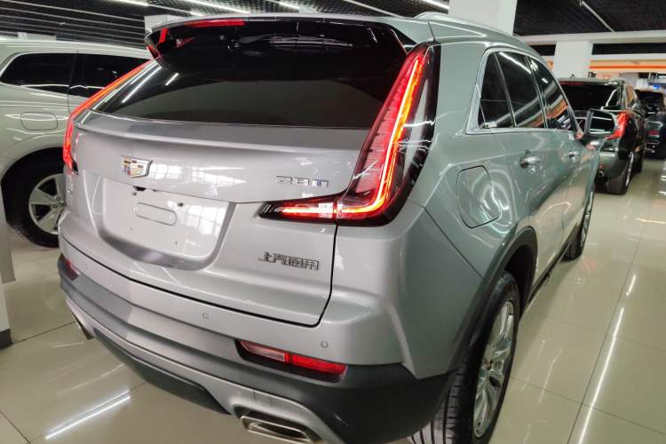 Used Cadillac XT4 2022 28T Two-Wheel-Drive Luxury Version