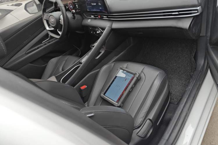 Used Hyundai Elantra 2022 1.5L CVT LUX Prestige Edition
