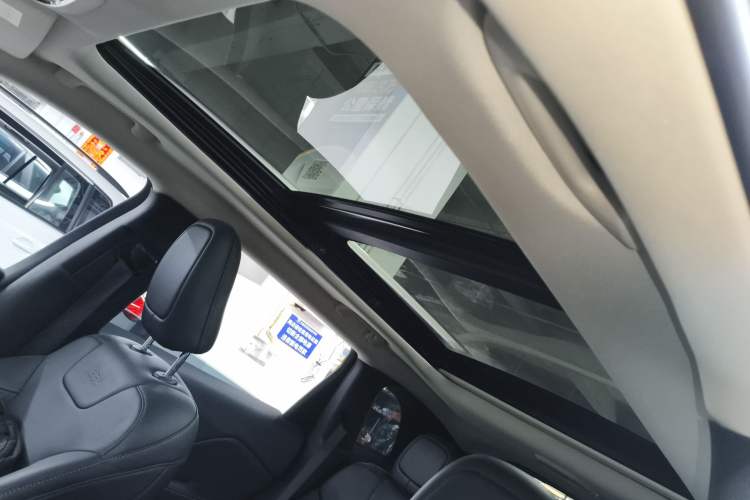 Used  Cherokee 2017 2.4L Professional Edition
