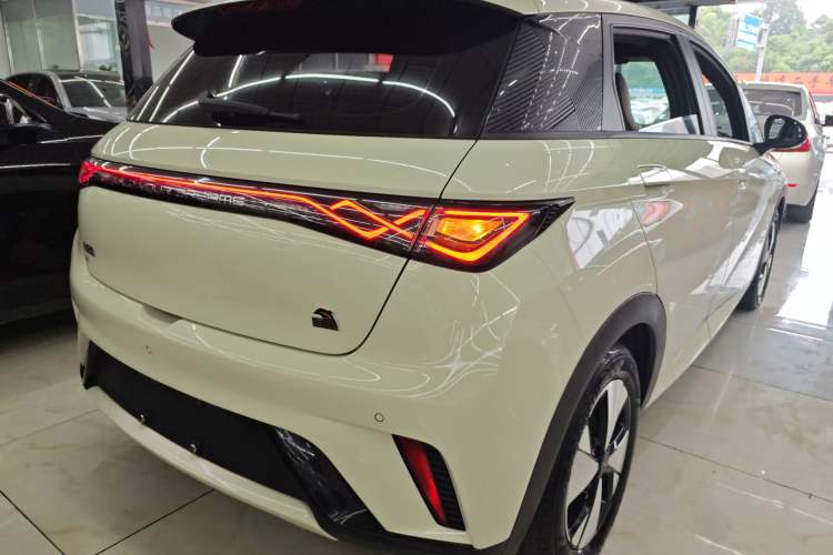 Used BYD Dolphin 2023 420 km Fashion Edition
