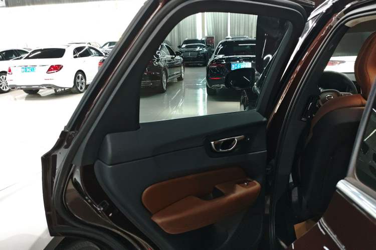 Used Volvo XC60 2019 T5 4x4 Smart Edition China V Standard
