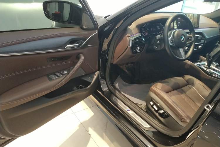 Used BMW 5 Series 2021 Restyled 530Li Luxury Edition M Sport Package
