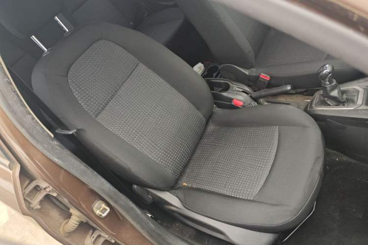 Used Peugeot 301 2014 1.6L Manual Comfort Edition