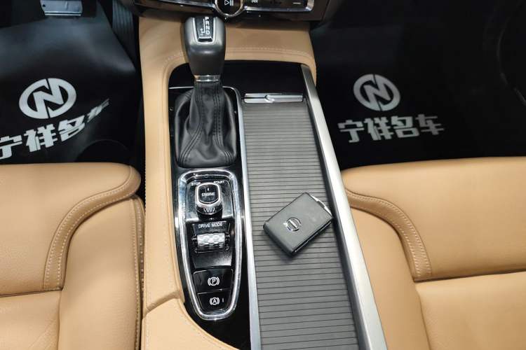 Used Volvo V90 2017 Cross Country T5 AWD Smart Range Edition
