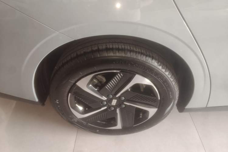 Used  L6 2023 60km PLUS
