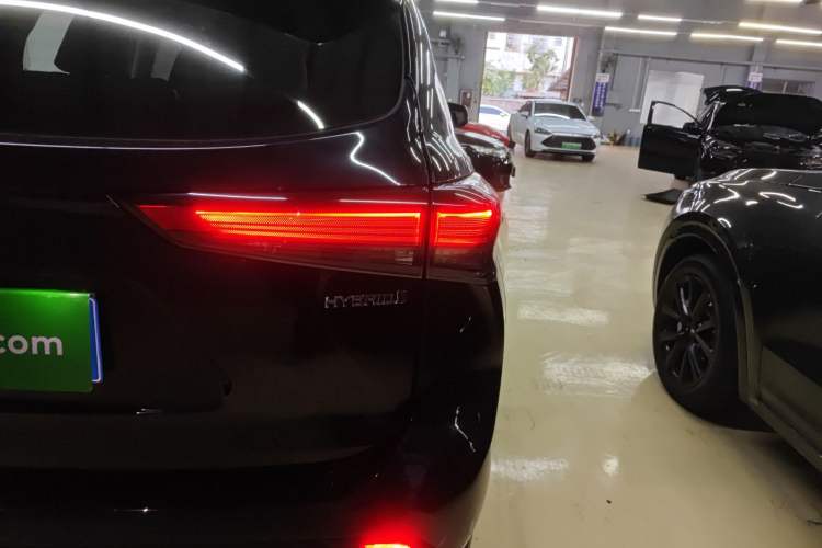 Used Toyota Highlander 2022 Dual-Engine 2.5L Two-Wheel Drive Elite Edition 7-Seater
