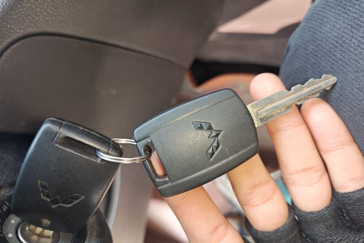 Used Wuling Hongguang V 2019 1.5L Jingqu Version China VI LAR