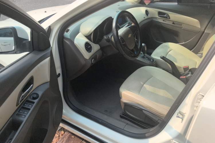 Used Chevrolet Cruze 2015 1.5L Classic SE AT
