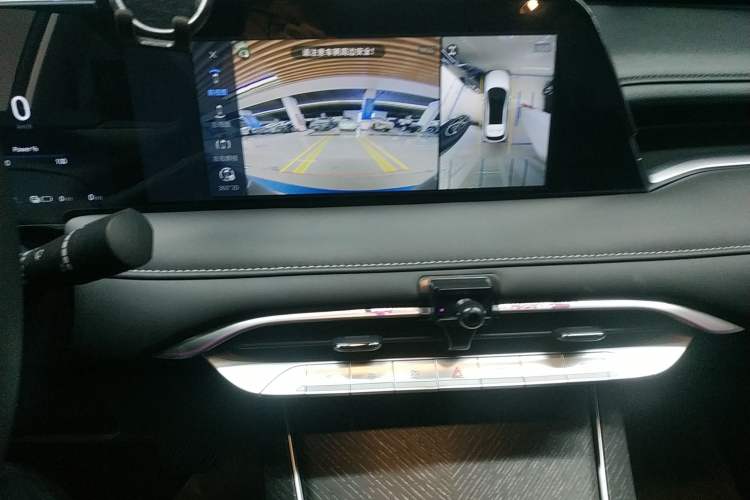 Used Venucia V DD-i 2023 110km iT Version