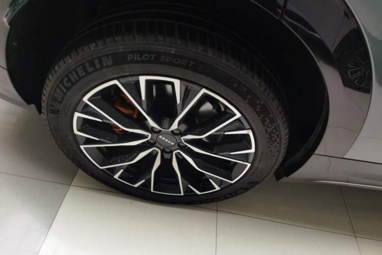 Used Zeekr 7X 2025 100kWh Long-Range All-Wheel Drive Intelligent Driving Version