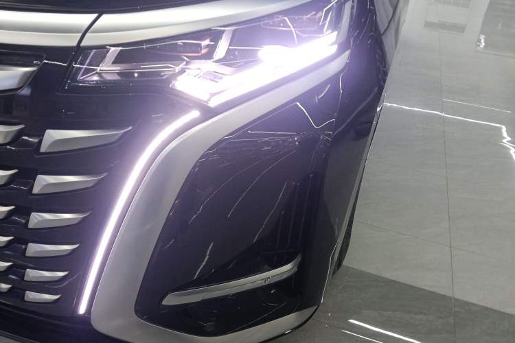 Used Denza D9 2024 DM-i 980 Four-Wheel Drive Prestige Model
