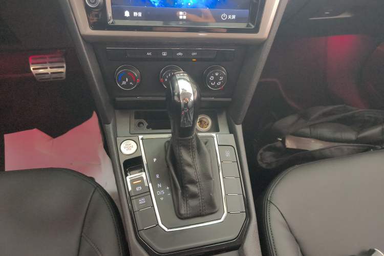 Used Volkswagen Lamando 2015 230TSI DSG Fashion Edition
