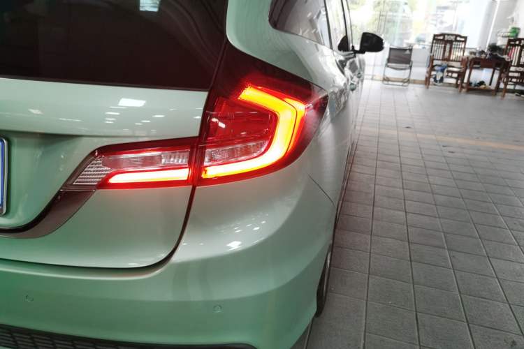 Used Honda Jade 2017 1.8L automatic Comfort version 5 seats
