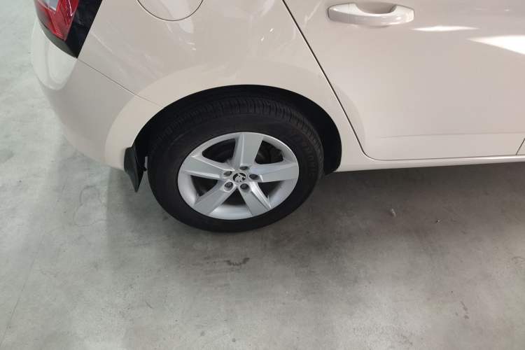 Used Skoda Fabia 2015 1.4L Automatic Front-Drive Model