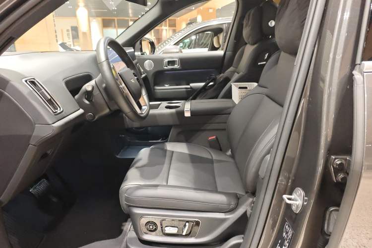 Used Li Auto L8 2024 Ultra Model
