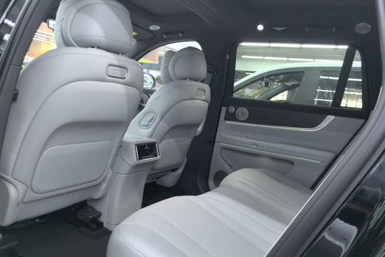 Used Hima AITO M9 2025 Extended-Range Ultra Version 52 kWh 5-Seater Edition
