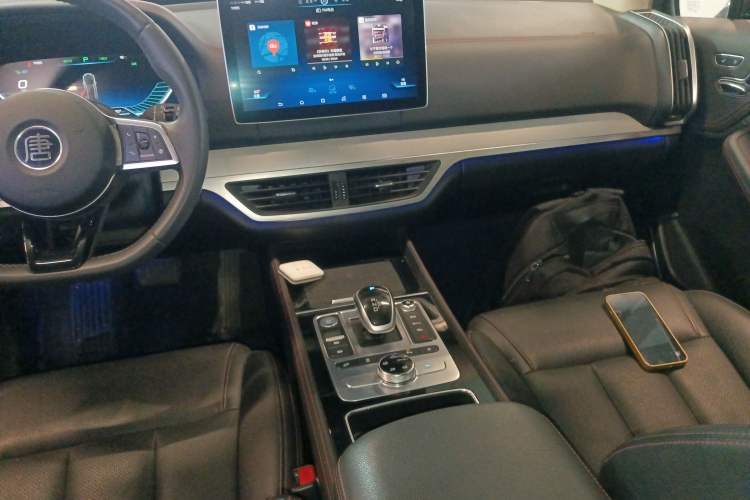 Used BYD Tang New Energy 2018 DM 2.0T All-Wheel Drive Smart Connectivity Luxury Model 7 Seats China V Emission Standard
