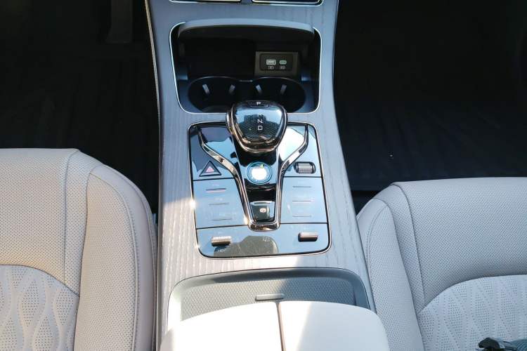 Used BYD Han 2025 DM-i Intelligent Driving Edition 125KM LiDAR Flagship Model
