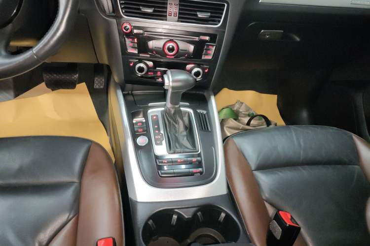 Used Audi Q5 2018 Collector's Edition 40 TFSI Technology Model
