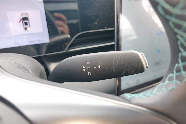 TDK.VehicleDetails.img