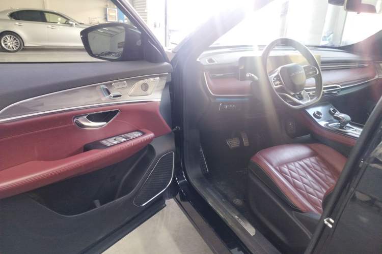 Used JETOUR X70 PLUS 2023 1.6T DCT Stronger PRO 5-Seater