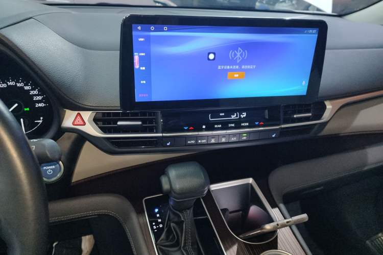 Used Toyota Sienna 2023 2.5L Hybrid Comfort Edition
