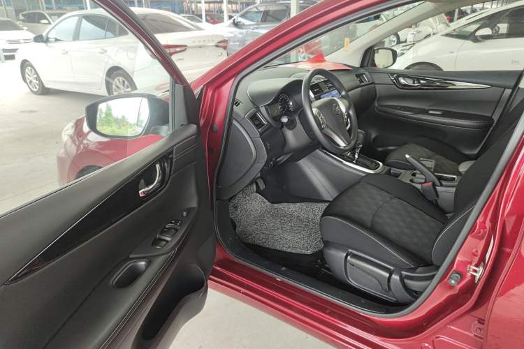 Used Nissan Tiida 2016 1.6L CVT Cool Dynamic Edition
