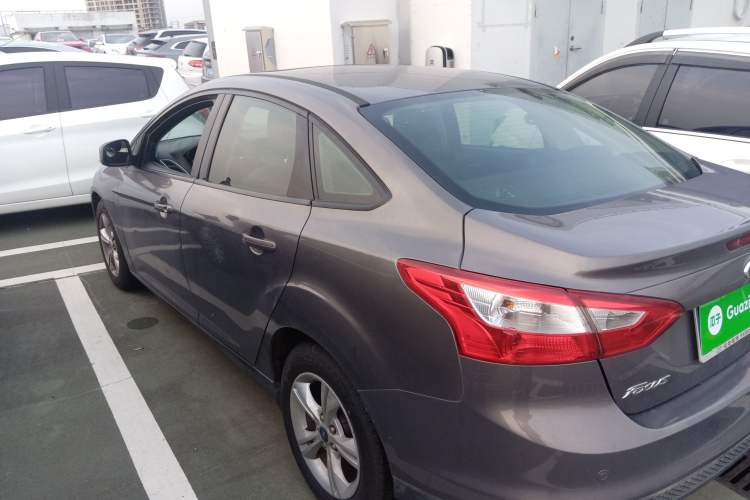 Used Ford Focus 2012 Sedan 1.6L Automatic Fashion Edition
