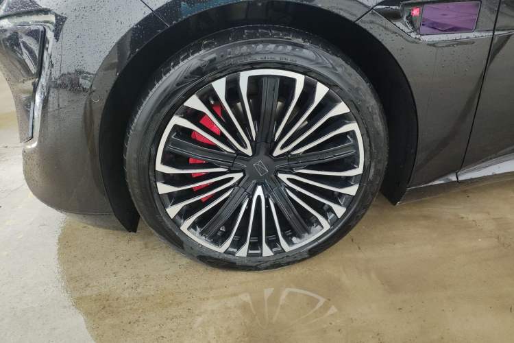 Used  12 2025 Ultra Extended-Range Edition
