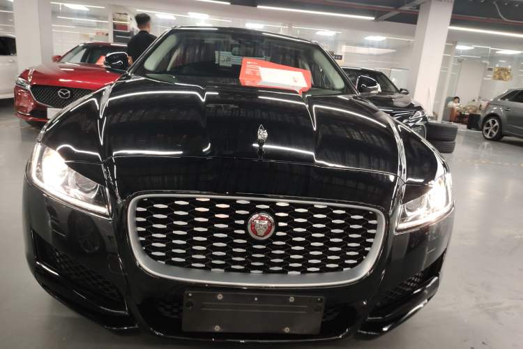 Used Jaguar XFL 2020 XFL 2.0T P200 Two-Wheel-Drive Rally Flag Edition
