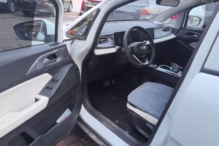 Used Geometry E Firefly 2024 401km Starlight