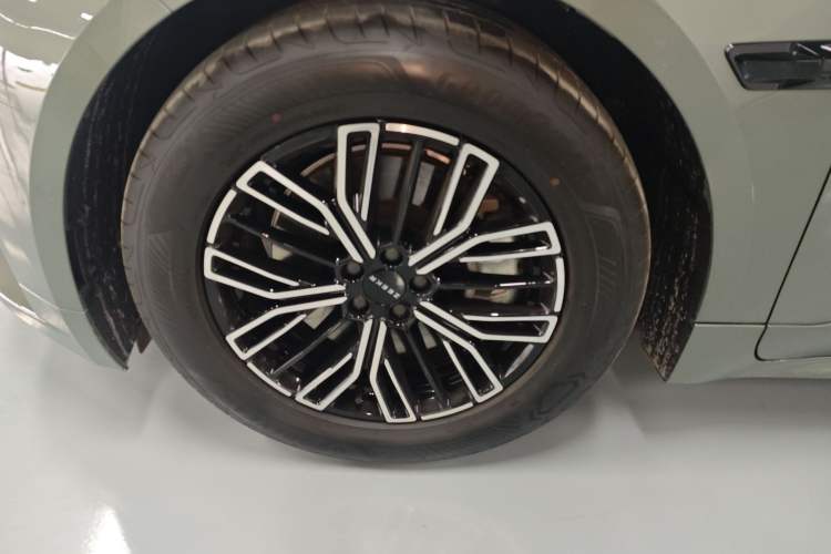 Used Zeekr 001 2025 WE Edition 100 kWh Rear-Wheel Drive
