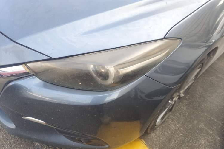 Used Mazda Mazda 3 Axela 2017 Hatchback 2.0L Automatic Luxury Model Emission Standard China V
