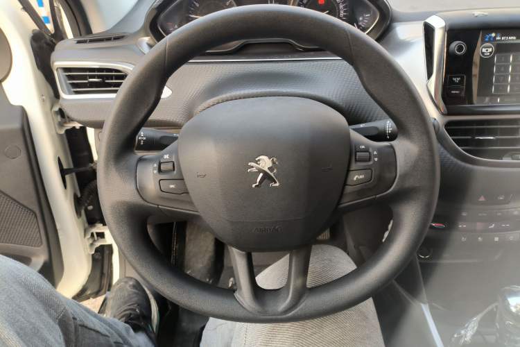 Used Peugeot 2008 2014 1.6L Automatic Fashion Edition
