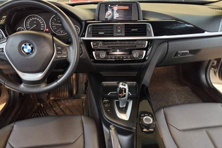 Used BMW 3 Series 2017 320Li Fashion Model
