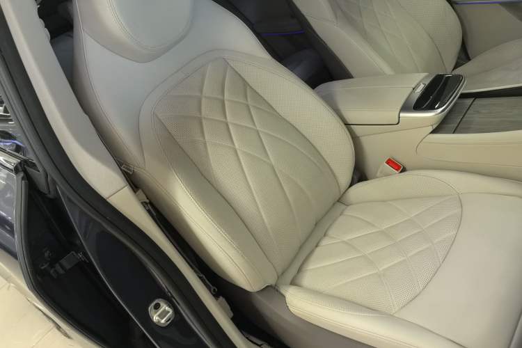 Used  R7 2022 Flagship Advanced Edition