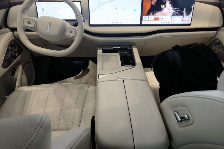 Used Wey Lanshan 2025 Four-Wheel Drive Max
