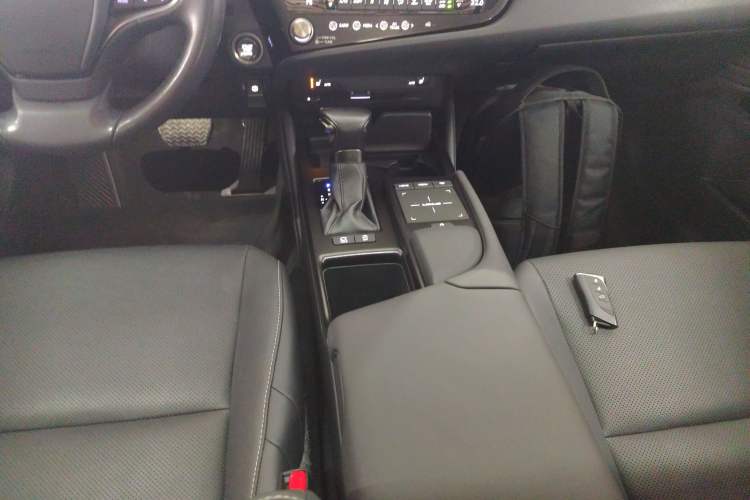 Used Lexus ES 2021 200 Excellence Edition
