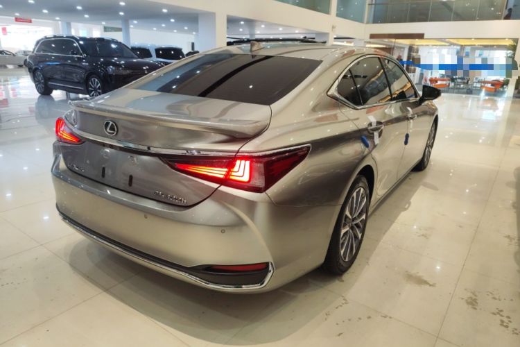 Used Lexus ES 2022 300h Excellence Edition