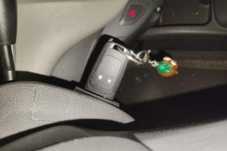 Used Chevrolet Sail 2015 Sail 3 1.3L AMT Ideal Edition
